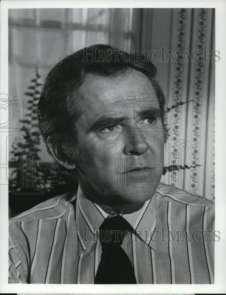 Press Photo James Broderick in Family - cvp50553 - Historic Images