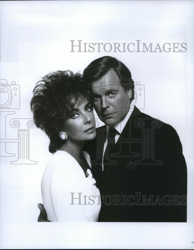 Press Photo Elizabeth Taylor and Robert Wagner in There Must Be A Pony - Historic Images