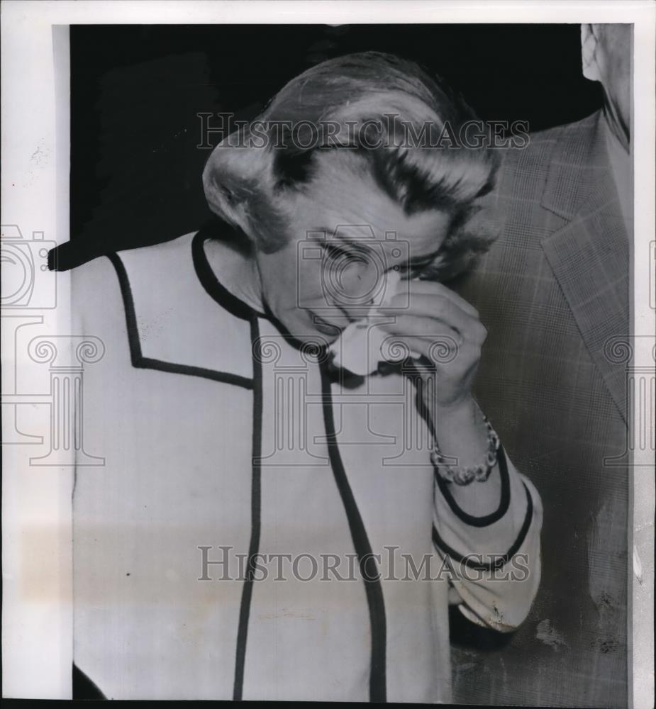 1961 Wire Photo Weeping June gets divorce at Superior court in Santa Monica, CA - Historic Images