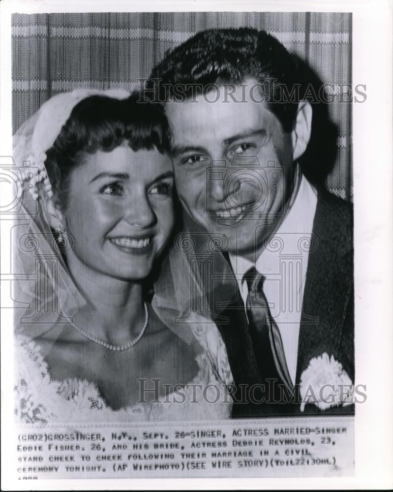 1955 Wire Photo Eddie Fisher and his bride, Debbie Reynolds got married in NYC - Historic Images