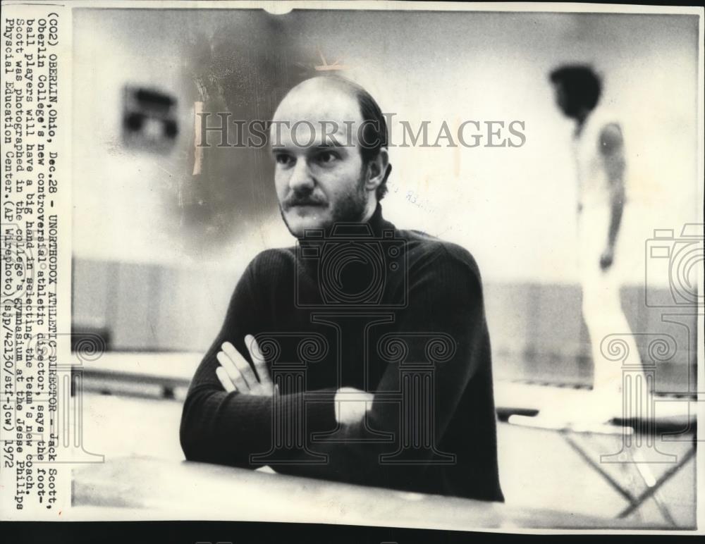 1973 Wire Photo Jack Scott says the football player will have a big hand - Historic Images