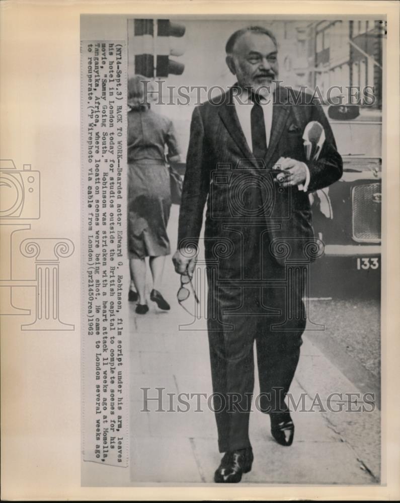 1962 Wire Photo Actor Edward G. Robinson leaves his hotel in London for studios - Historic Images