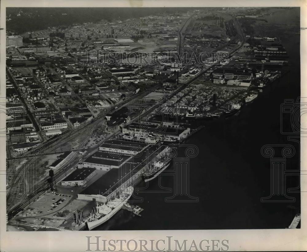 1952 Press Photo Aerial view of dock commission property Portland Harbor - Historic Images