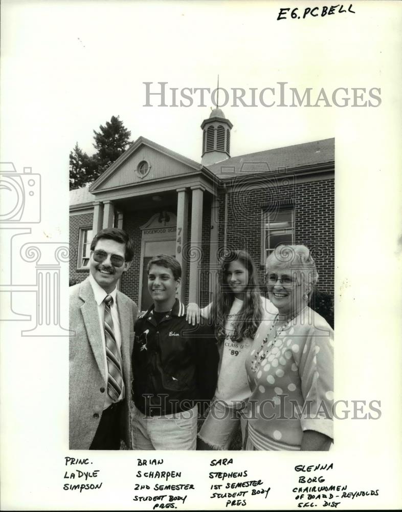 1989 Press Photo Rockwood Middle School Principal LaDyle Simpson, Brian Scharpen - Historic Images