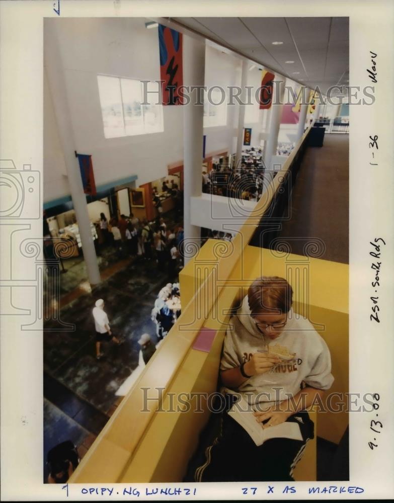 2000 Press Photo School - Southridge High - orb47432 - Historic Images