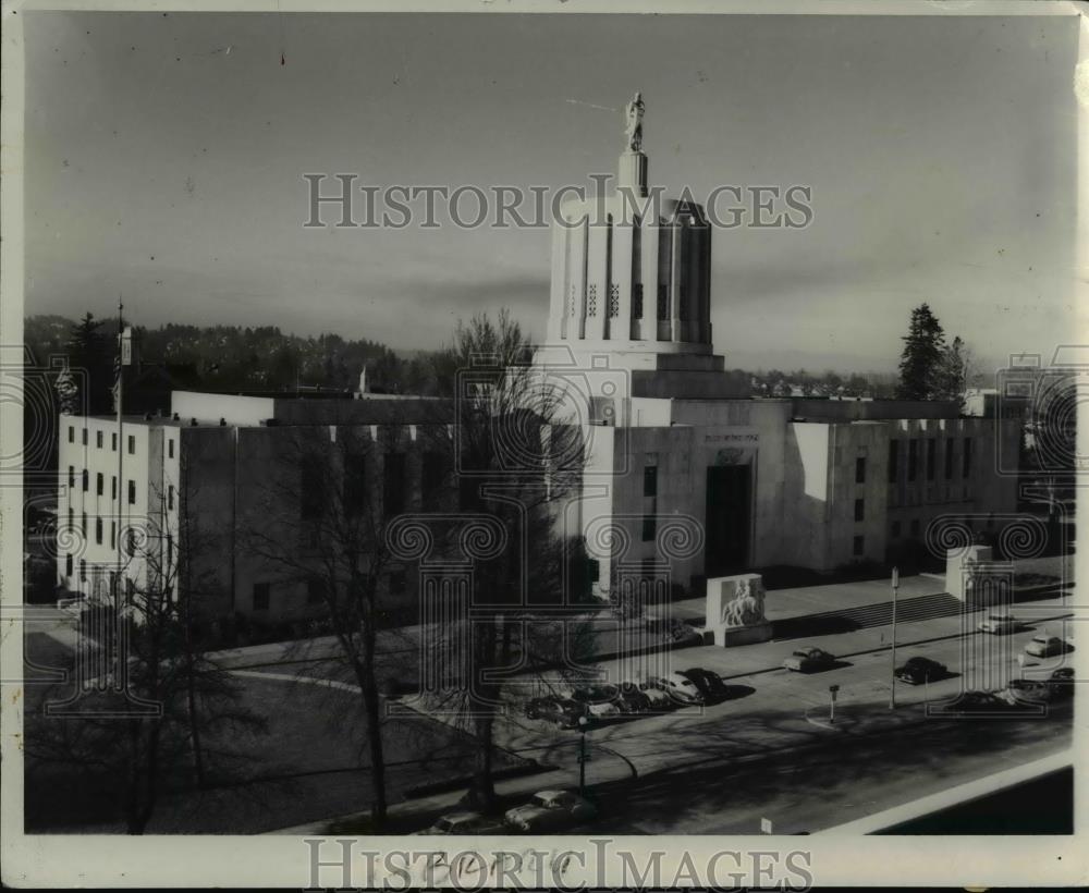 Press Photo The Oregon State Capitol Building - orb48975 - Historic Images