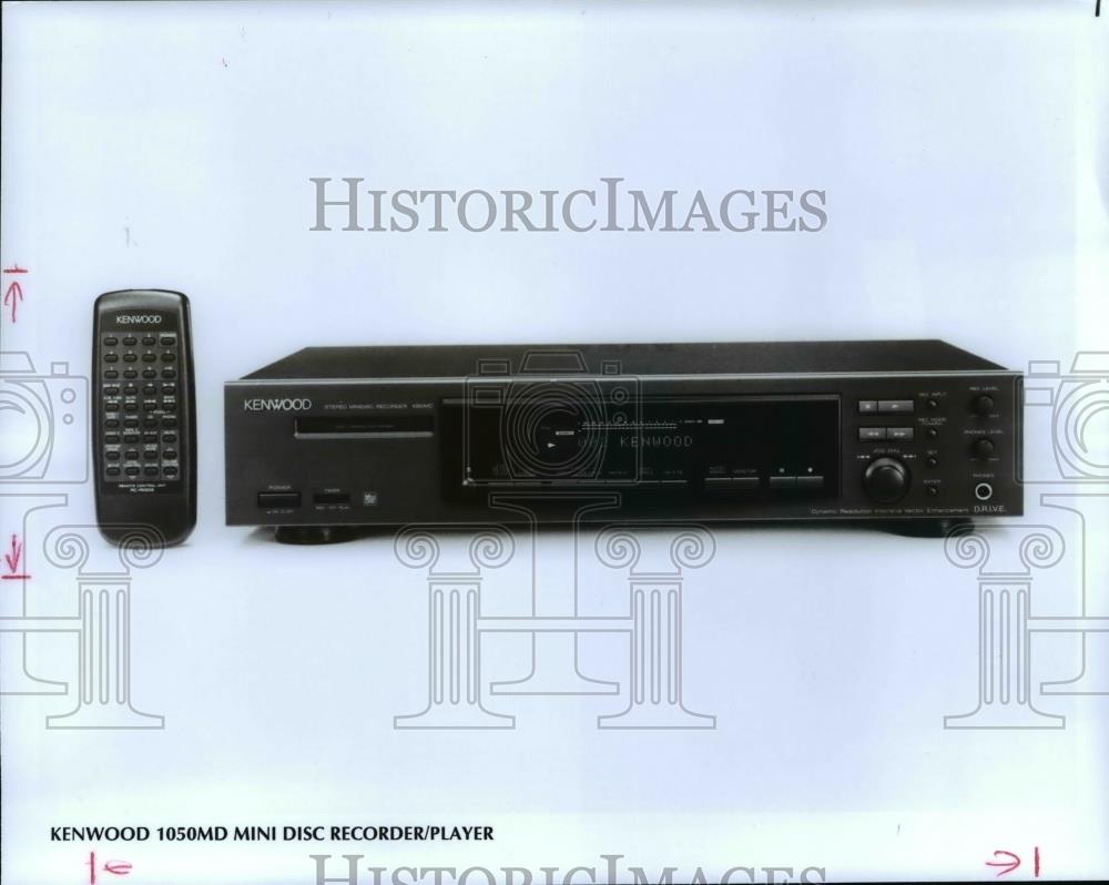 1998 Press Photo Stereo Equipment - orb49421 - Historic Images