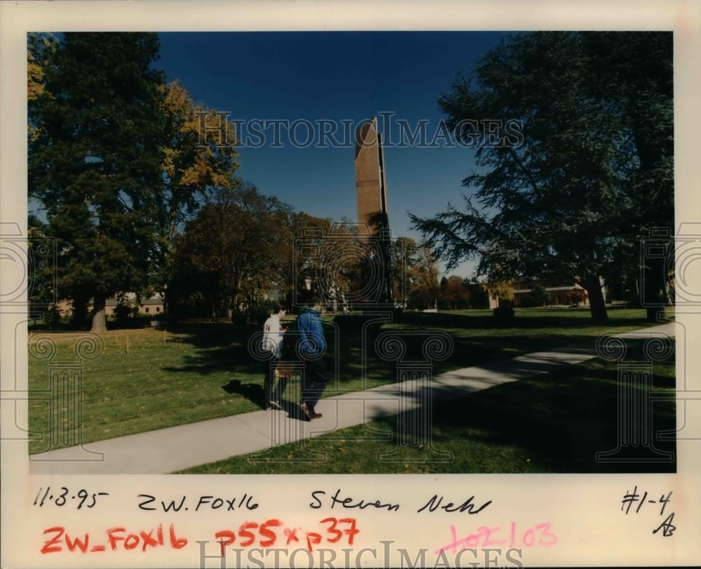 1995 Press Photo George Fox College - orb51948 - Historic Images