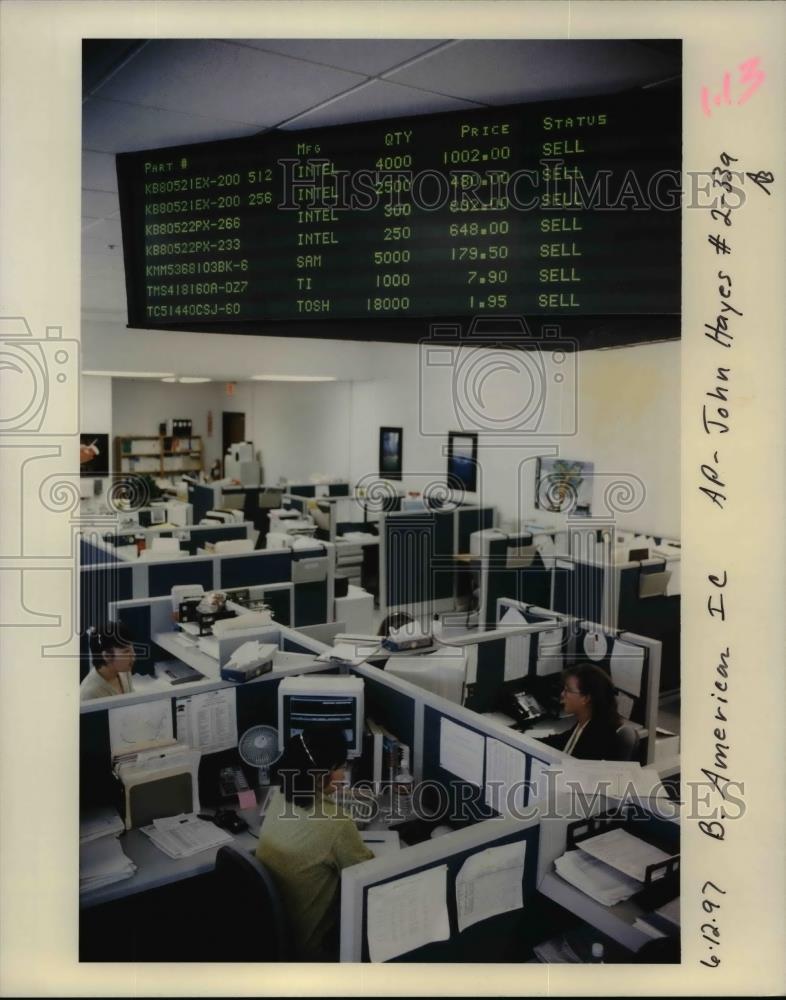 1997 Press Photo Stock Market office - orb54238 - Historic Images