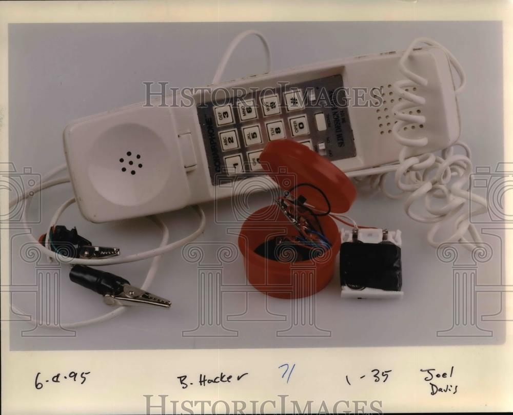 1995 Press Photo Telephone Hacking Device - orb54575 - Historic Images