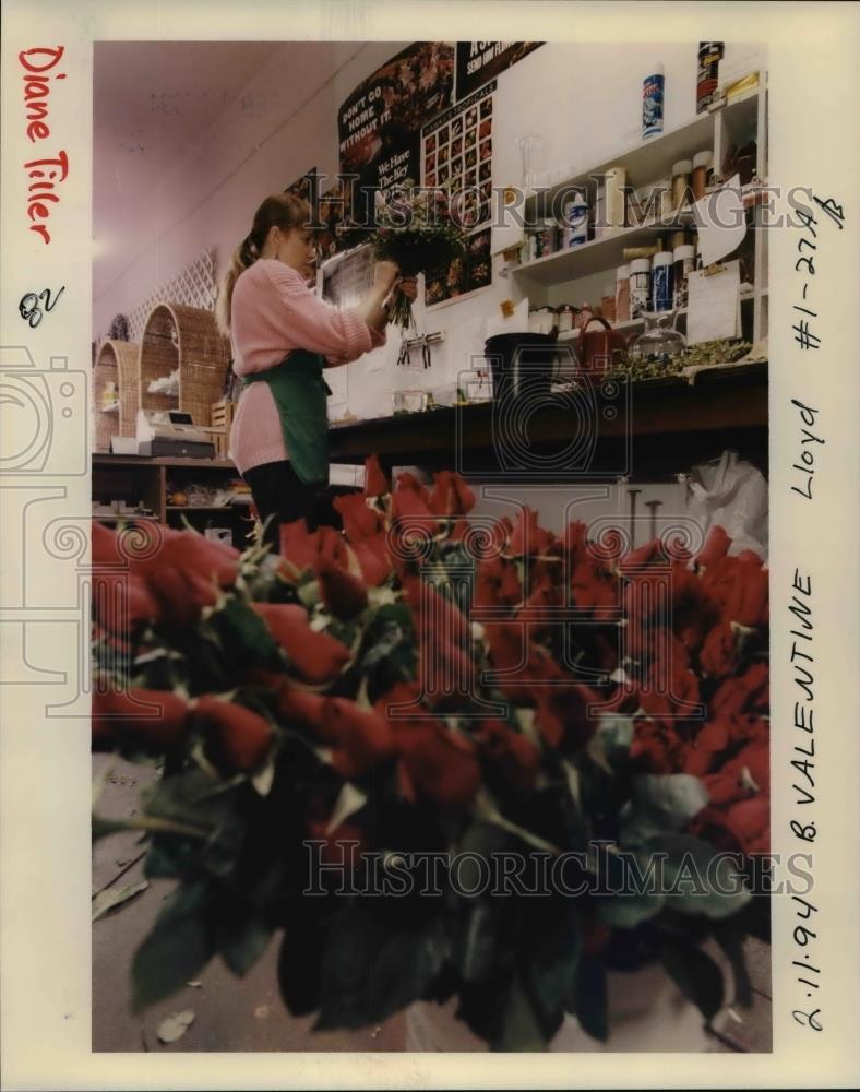 1994 Press Photo Diane Tiller flower shop Valentines Day - orb58455 - Historic Images