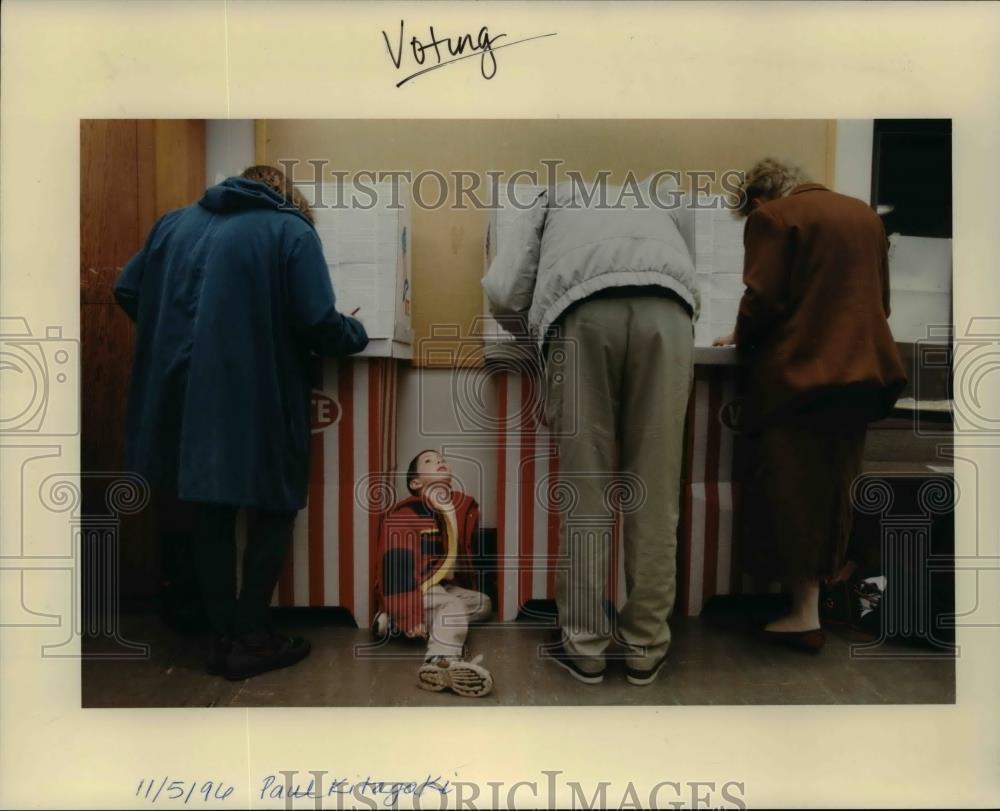 1997 Press Photo Voting in Oregon - orb58764 - Historic Images
