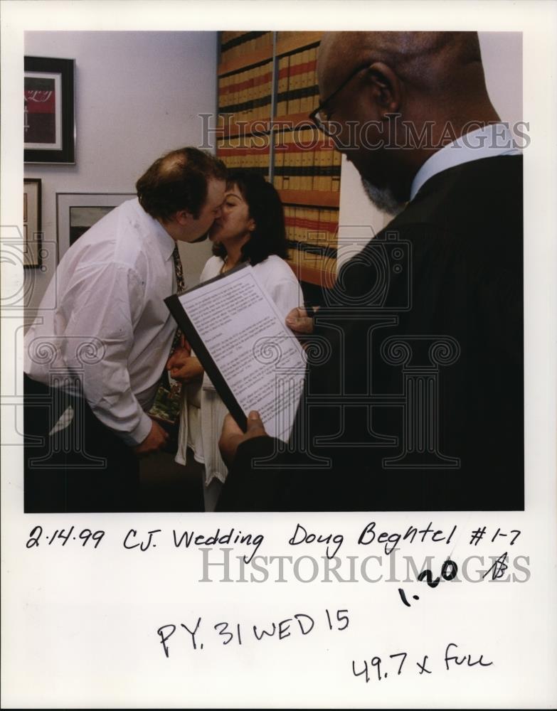 2000 Press Photo Wedding - orb60524 - Historic Images