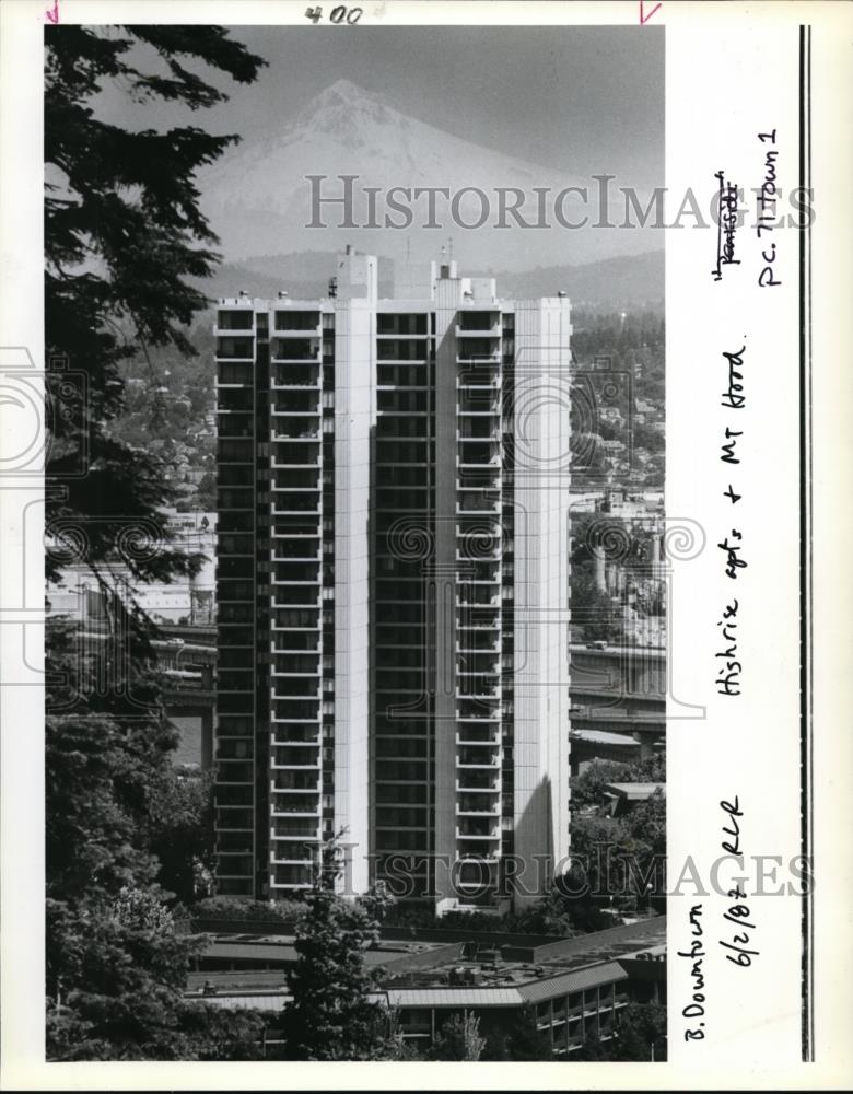 1987 Press Photo Condo- Grant Tower, part of the three building Portland Center - Historic Images