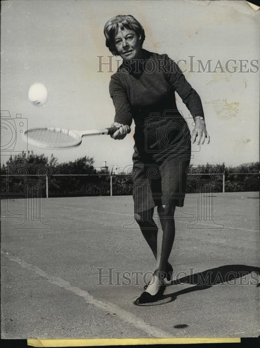 1966 Press Photo Alice Marble As She Plays Tennis In The Court - net33392 - Historic Images