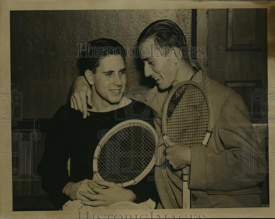 1940 Press Photo Dick Bender And Bud Hart Holding A Tennis Racket - net33895 - Historic Images