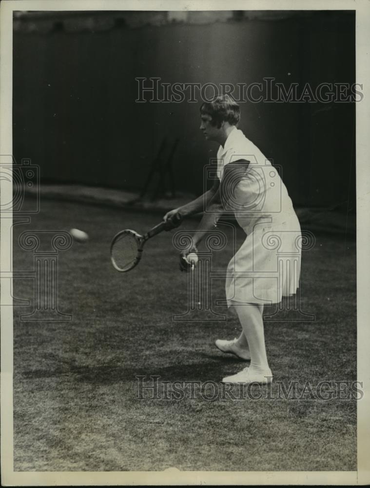 1927 Press Photo Helen Jacobs vs Betty Nuthall at Wightman Cup tennis - Historic Images