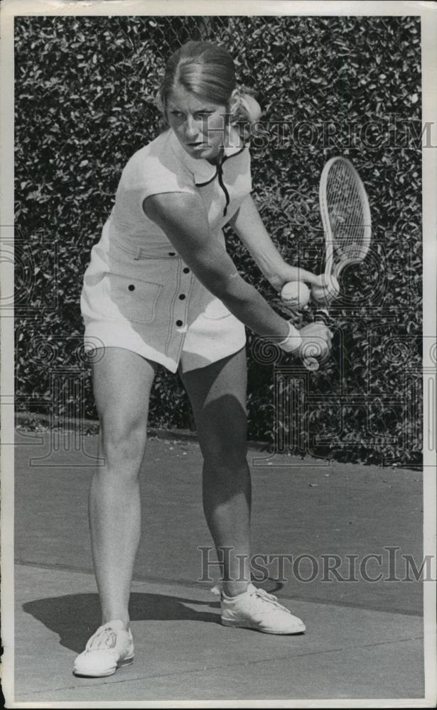 1971 Press Photo Tennis player Valerie Ziegenfuss on the courts - net34357 - Historic Images