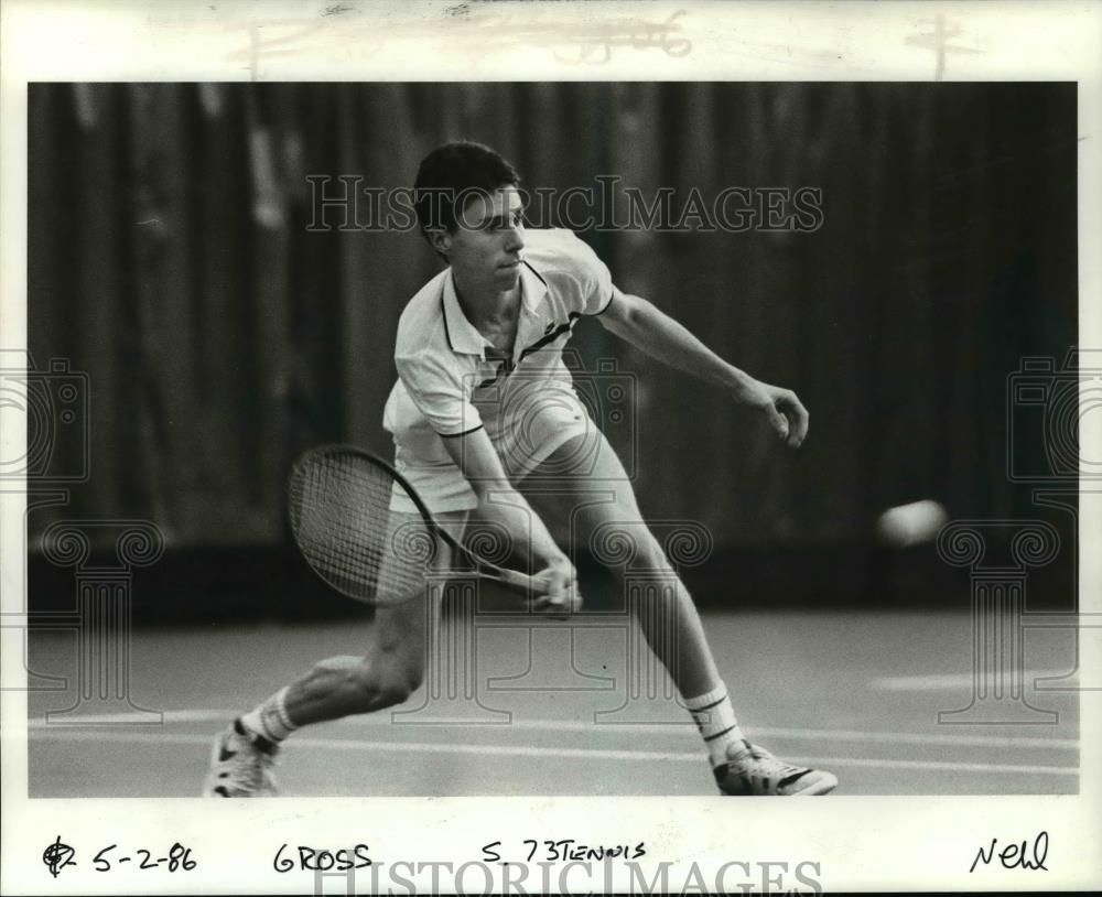 1986 Press Photo Lincoln High School's Aaron Gross dug deep in his bag of tricks - Historic Images