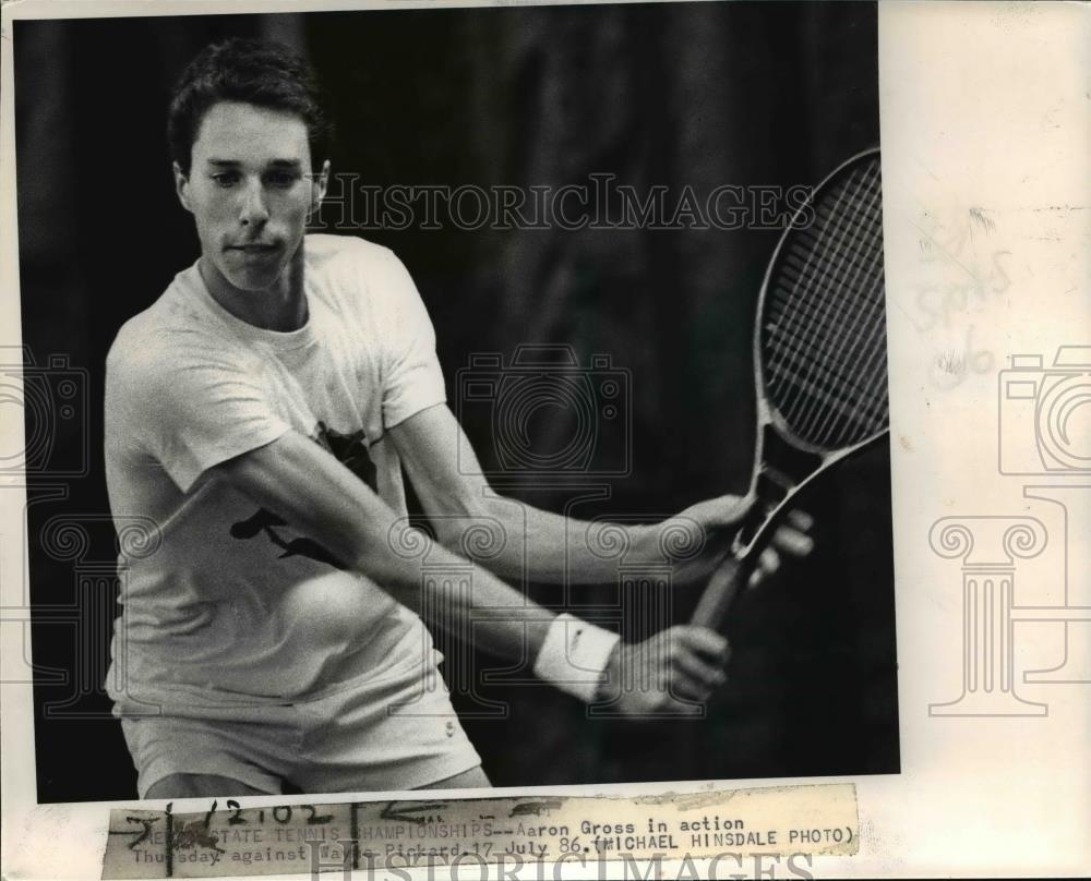 1986 Press Photo Aaron Gross defeated defending men's singles champion - Historic Images