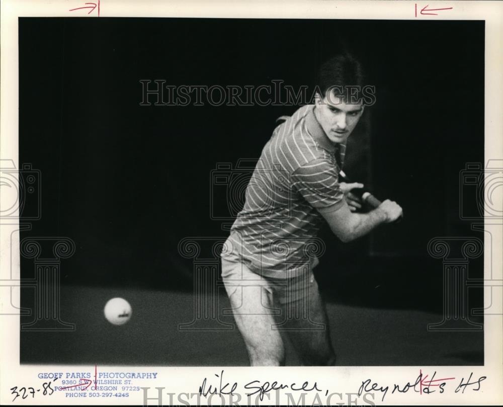 1985 Press Photo Reynolds&#39; Mike Spencer scored a 6-4, 6-1 win in Single Match - Historic Images