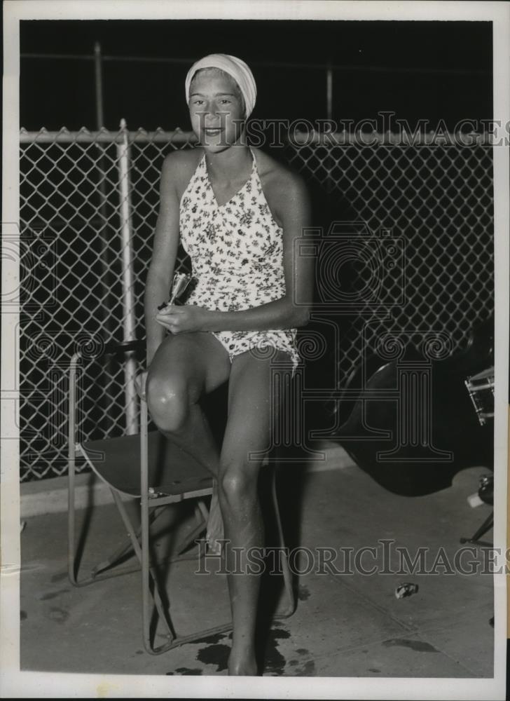 1937 Press Photo Barbara Minton Pelham club swimmer at Pelham NY - net30532 - Historic Images
