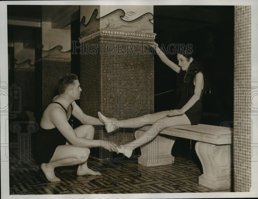 1937 Press Photo swim instructor Jack Pubuk and wife - net34020 - Historic Images