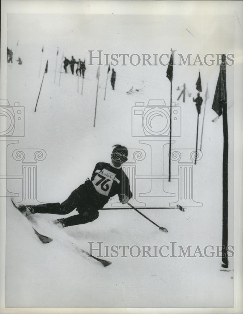 1960 Press Photo Skier Beverly Anderson of Mullan Idaho on slalom course - Historic Images