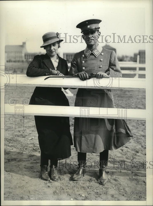 1934 Press Photo Capt. Eduardo Yanez of Chilean Jumping team at Nat'l Horse Show - Historic Images