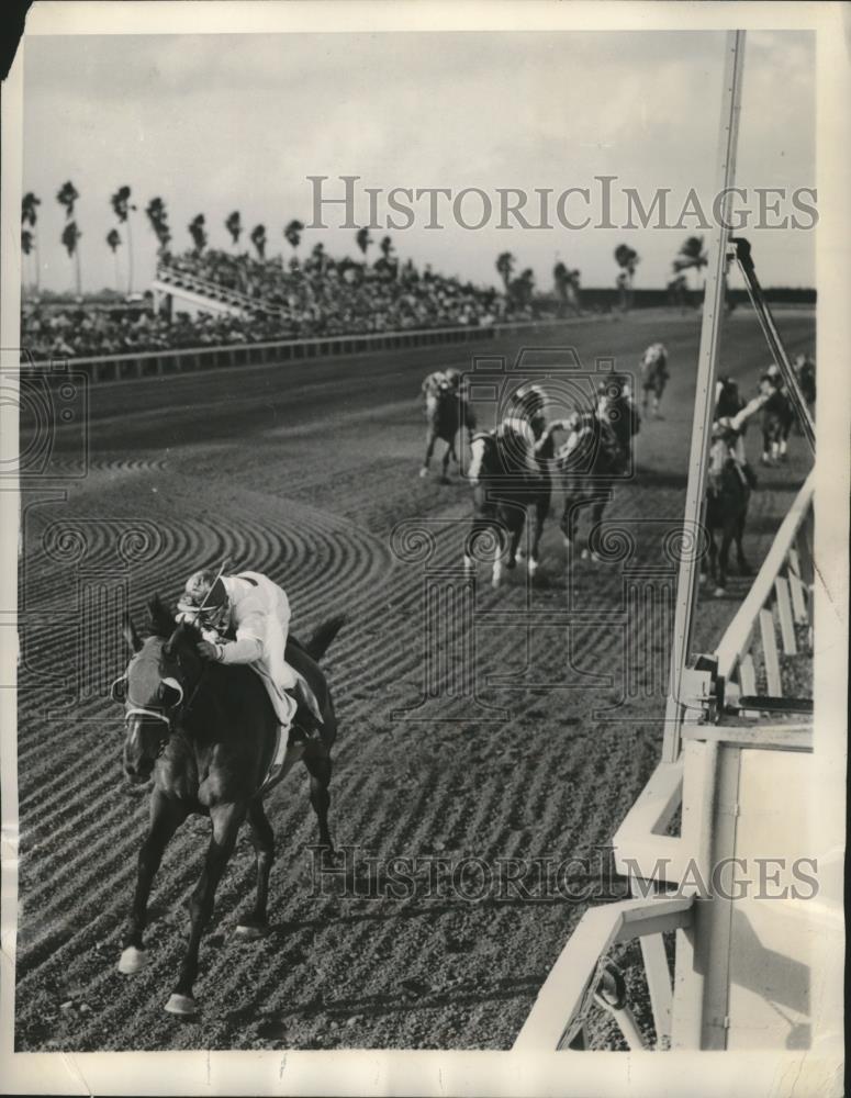 1947 Press Photo Westminster wins vs Statesman, Eternal Reward at Florida race - Historic Images