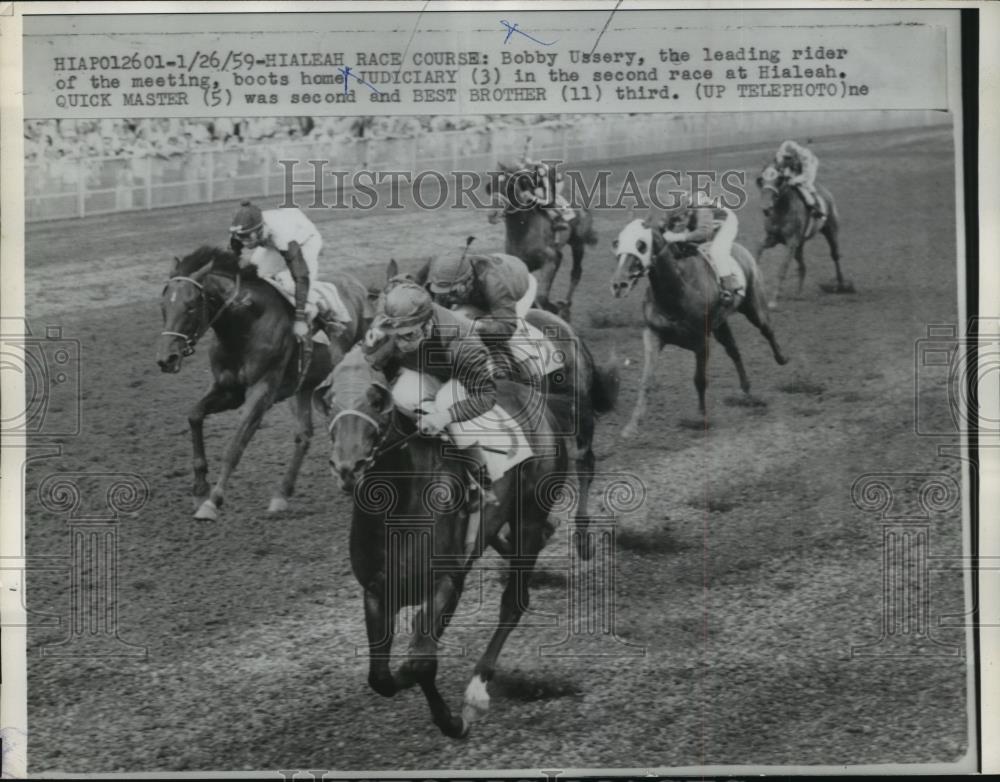 1959 Press Photo Bobby Ussery Leading In The Hialeah Race Course - net33602 - Historic Images