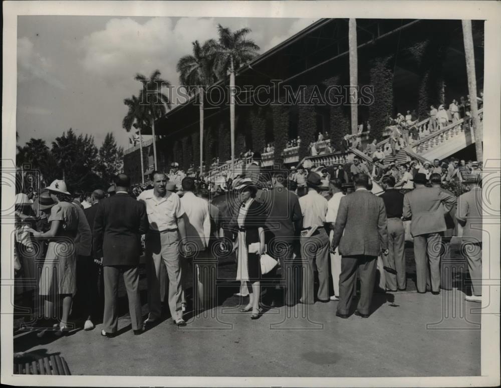 1940 Press Photo Crowds of fans at Florida&#39;s Hialeah race track - net34096 - Historic Images