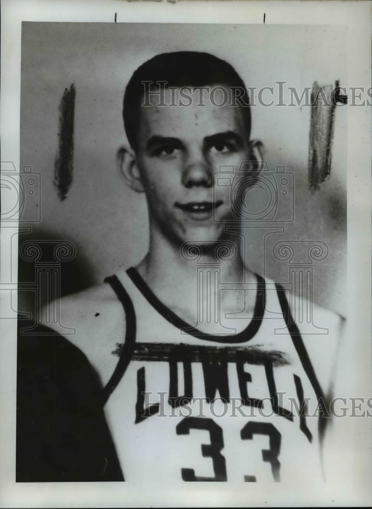 1963 Press Photo Tom Simdars- Lowell Basketball - orc10998 - Historic Images