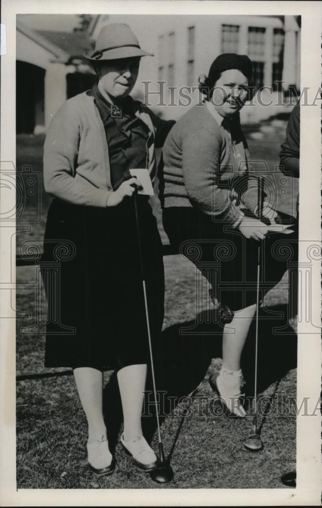 1940 Press Photo Estelle Lawson &amp; Mrs. A. H. Duckett win Valentine Golf Tourn. - Historic Images