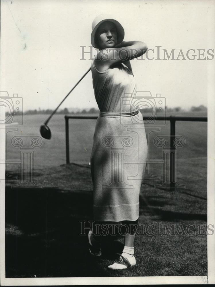 1921 Press Photo Golfer Mrs Harley Higbee on a course - net30149 - Historic Images