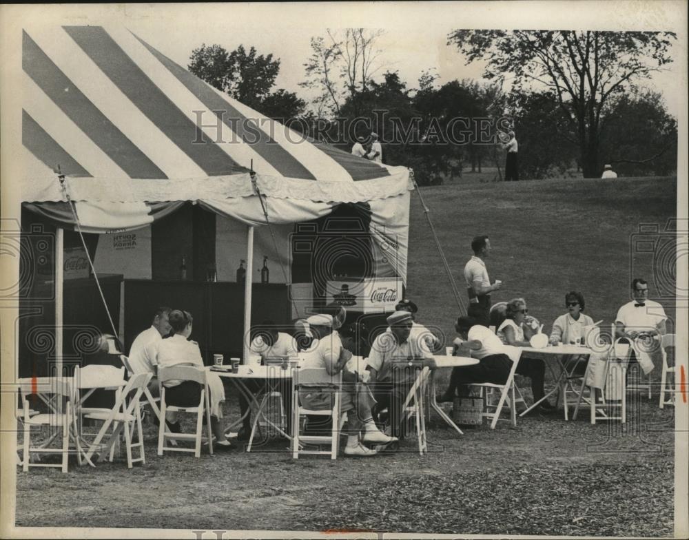 1965 Press Photo Refreshment tent a the Cleveland Open golf tournament - Historic Images