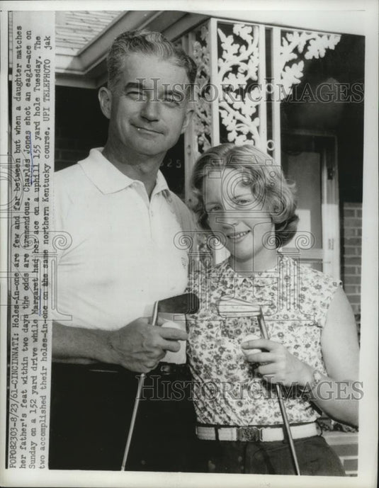 1961 Press Photo Golfer Charls Jones & daughter Margaret golf at Cinncinati - Historic Images