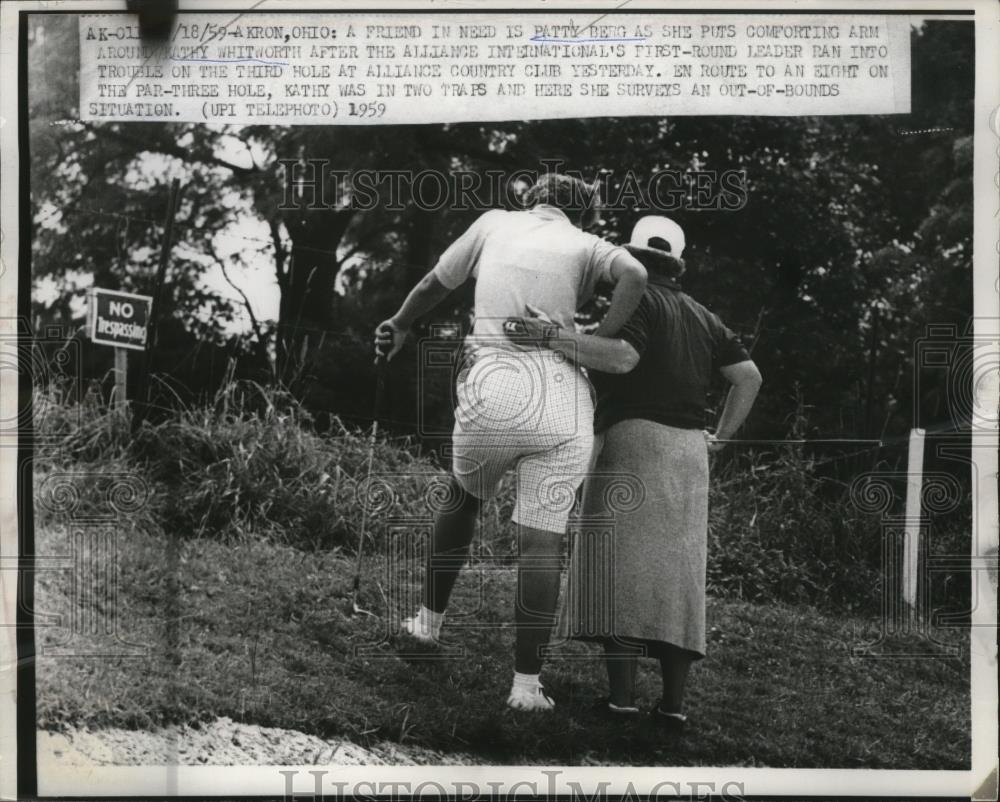 1959 Press Photo Patty Berg, Kathy Whitworth at golf at Akron Ohio - net31206 - Historic Images