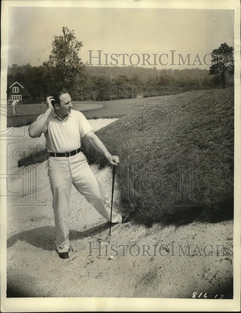 1934 Press Photo Paul Keast practices golf at Leewood Club near NYC - net31410 - Historic Images