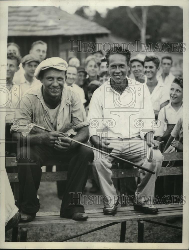 1934 Press Photo Golfer Arthur Armstrong with caddy Frank Nishnick - net31570 - Historic Images