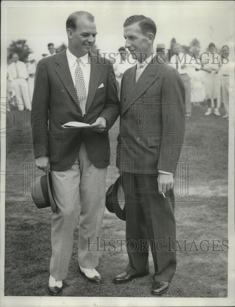 1933 Press Photo Golfer Jess Sweetser with C Ross Somerville at a course - Historic Images