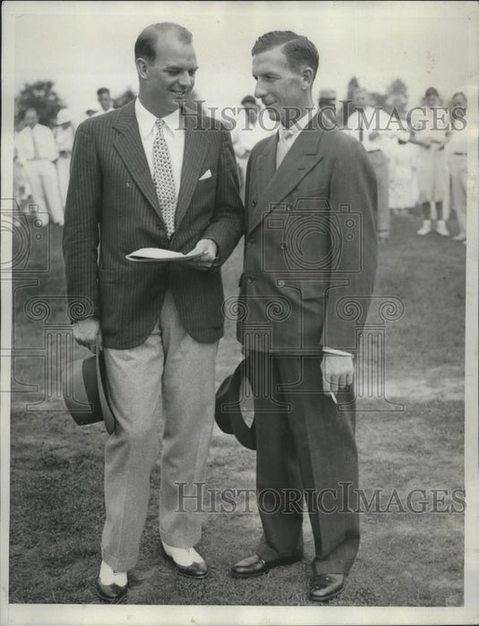 1933 Press Photo Golfer Jess Sweetser with C Ross Somerville at a course - Historic Images