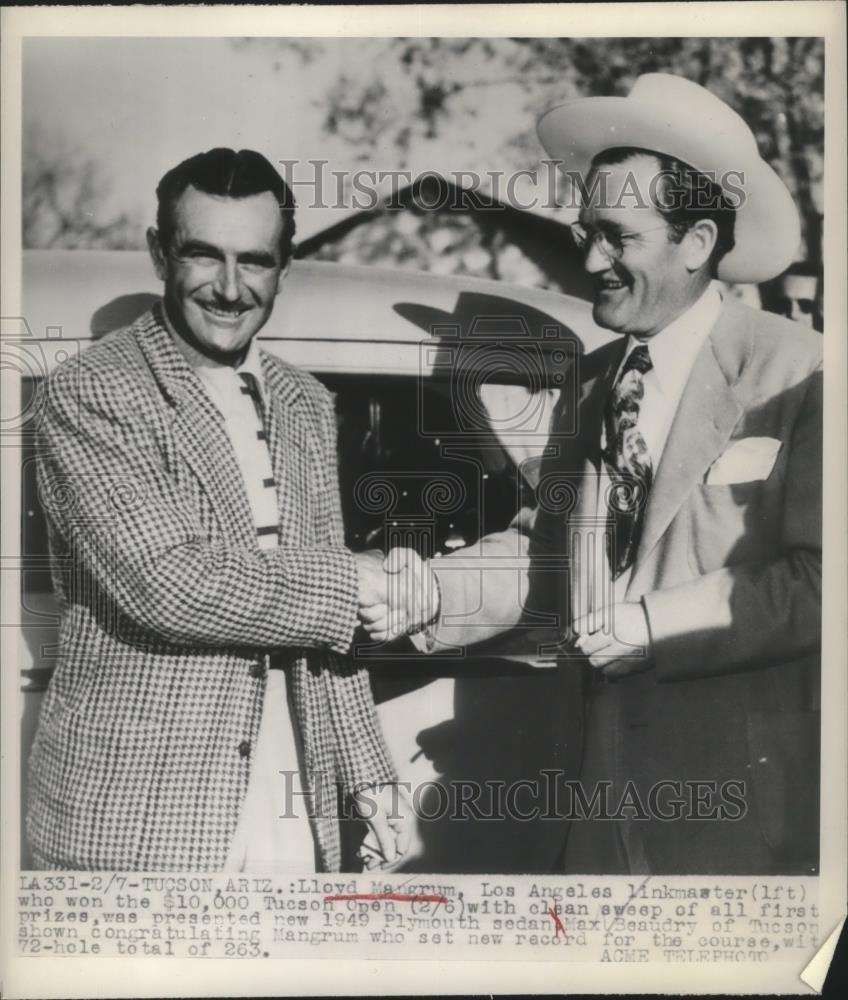 1949 Press Photo Lloyd Mangrum Congratulated By Max Beaundry - net32302 - Historic Images