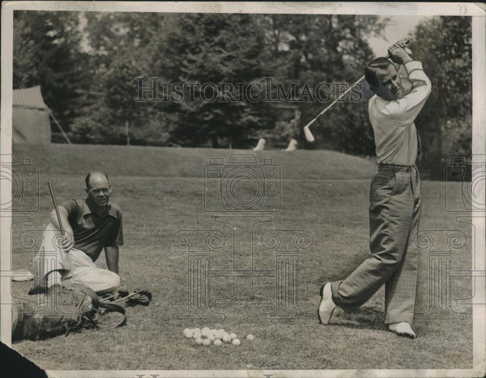 1942 Press Photo Paul Runyan And Ray Schirmer Are Playing Golf - net33043 - Historic Images