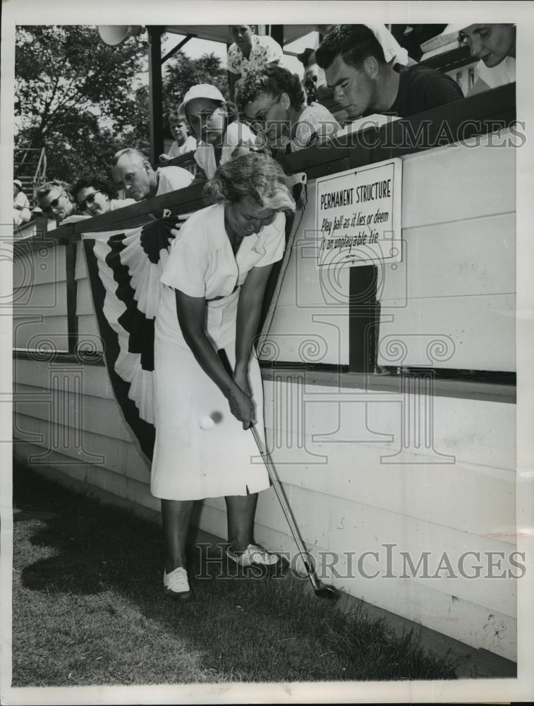 1949 Press Photo Betty Jamieson in Women&#39;s All-American Golf Tournament - Historic Images