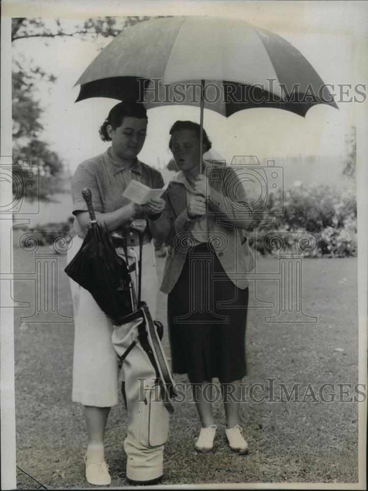 1938 Press Photo Patty Berg, Dorothy Traung at Western Golf in Chicago Ill - Historic Images