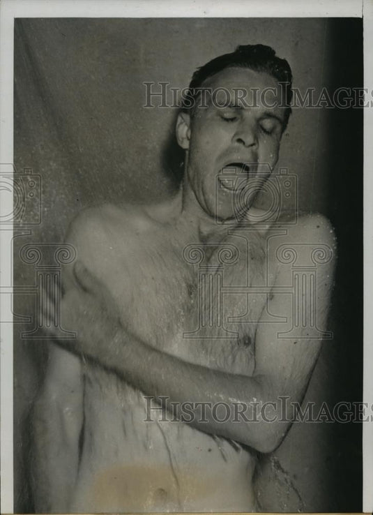 1938 Press Photo James Smith Febebee after 144 holes of marathon golf - Historic Images
