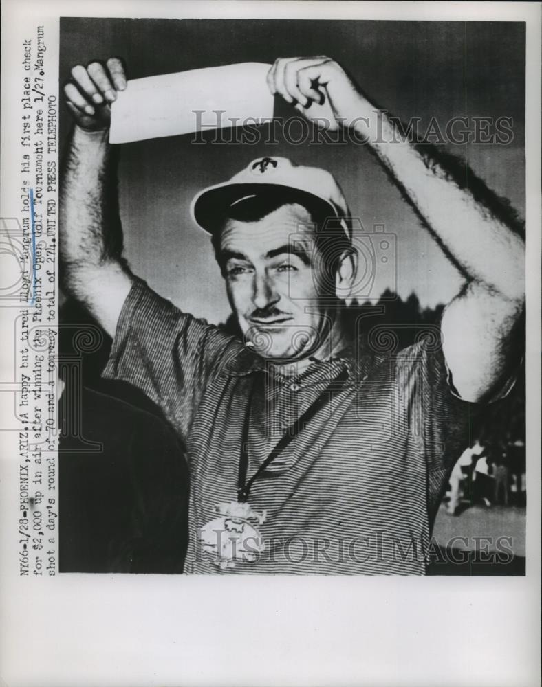 1952 Press Photo Lloyd Mangrum wins Phoenix Open in Arizona - net34342 - Historic Images