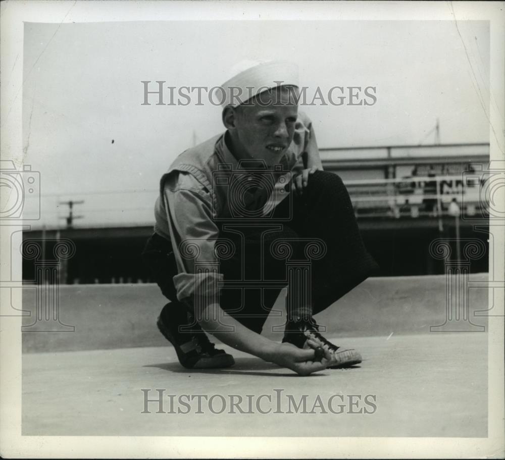 1938 Press Photo Robert Capstock of Cleveland Ohio at marble tournament - Historic Images