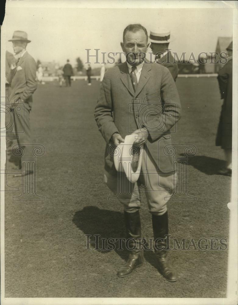 1927 Press Photo Captain Wesley White polo referee at Westchester NY - net32646 - Historic Images